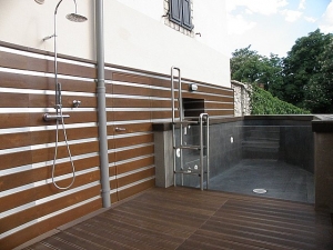 PISCINA ESTERNA
